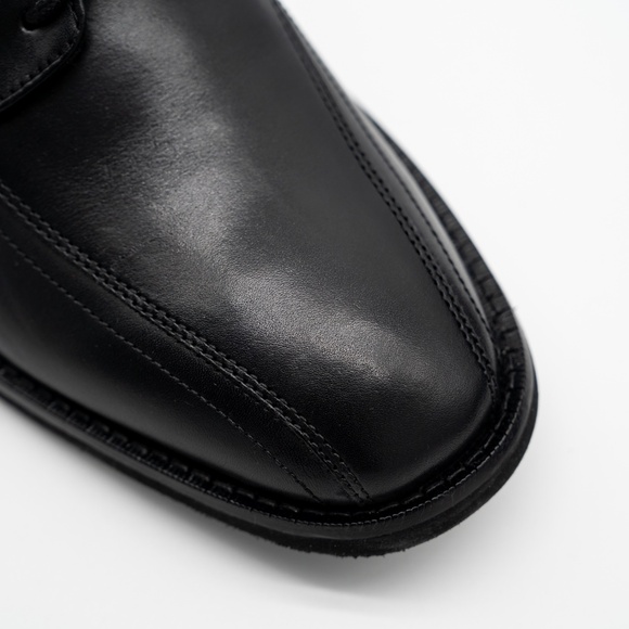 size 8.5 Wide Clarks Men\'s Un Hugh Way Oxfords Black Leather 69530 main image 4